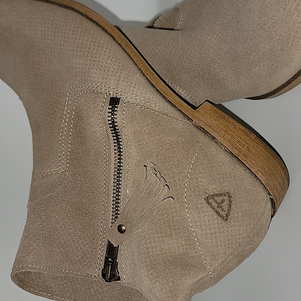 Tamaris Suede Beige Boots Size 39 - Picture 3 of 9